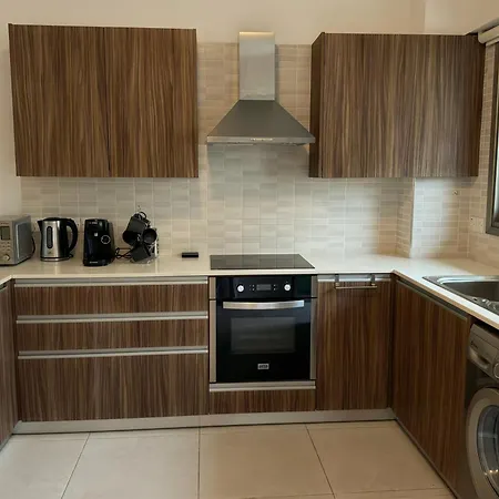 Halcyon Apartman