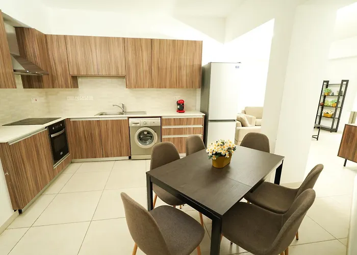 Апартаменти Halcyon