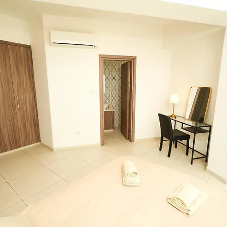 Halcyon * ラルナカ